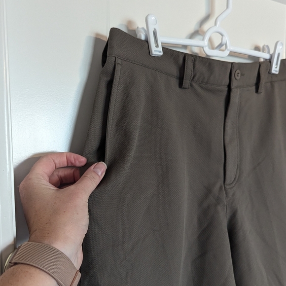 Nike Golf Dri Fit Shorts sz 32 - Picture 2 of 6